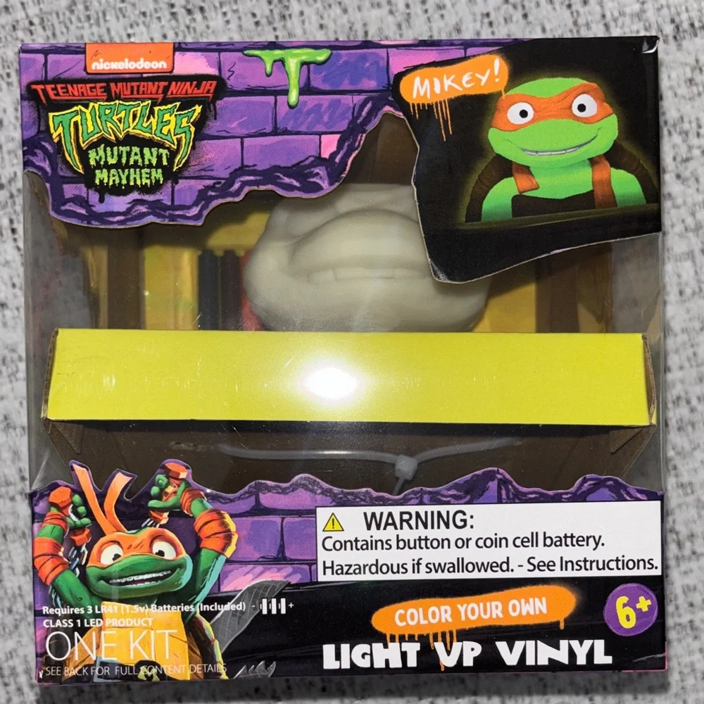 Nickelodeon Teenage Mutant Ninja Turtles Mikey Color-Your-Own Light Up Vinyl